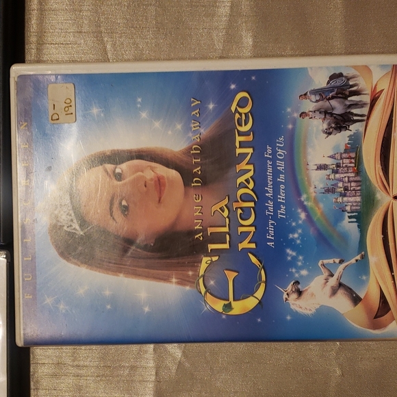 Lot of 7 DVDs Fantasy Adventure Animated Children's Film Shrek, Annie & more.. - Picture 4 of 8